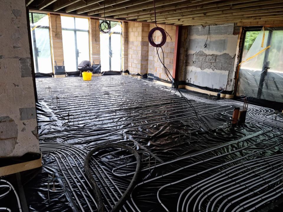 What Are The Things To Consider Before Applying Screed To Underfloor Heating?